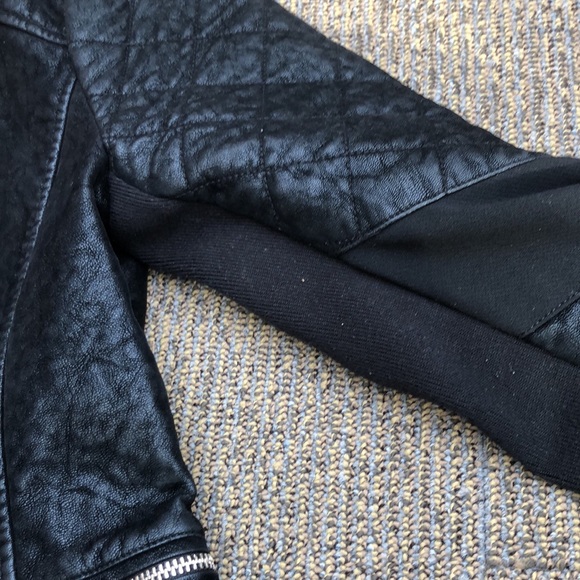 Ladies Guess jacket - Picture 5 of 5